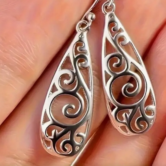 FREE VINTAGE Inspired Silver Filagree Bohemian Dangle Earrings NIB - Picture 6 of 7